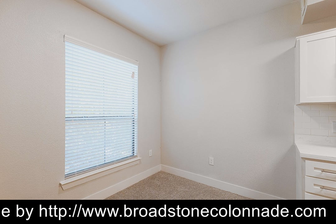 Broadstone Colonnade - 26